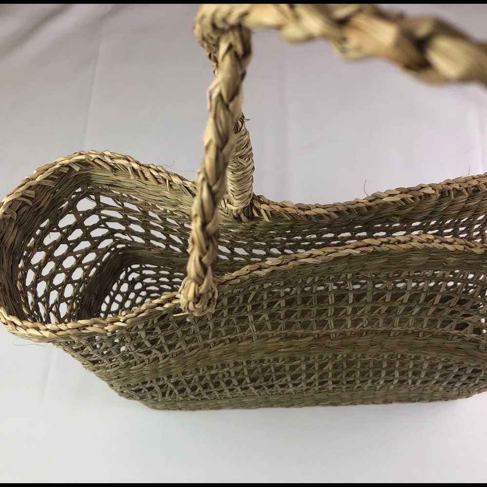 GlobeIn netted woven sea grass artisan tote - Picture 4 of 7